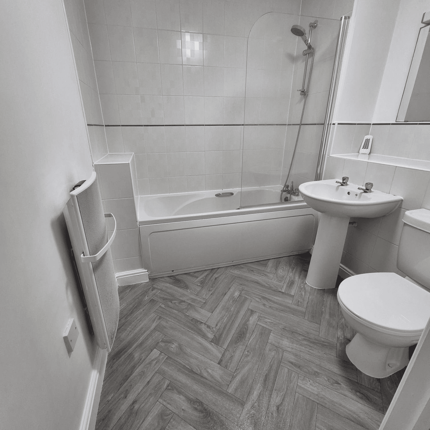 After — Professional end of tenancy clean, spotless kitchen ready for inventory check, Lincoln