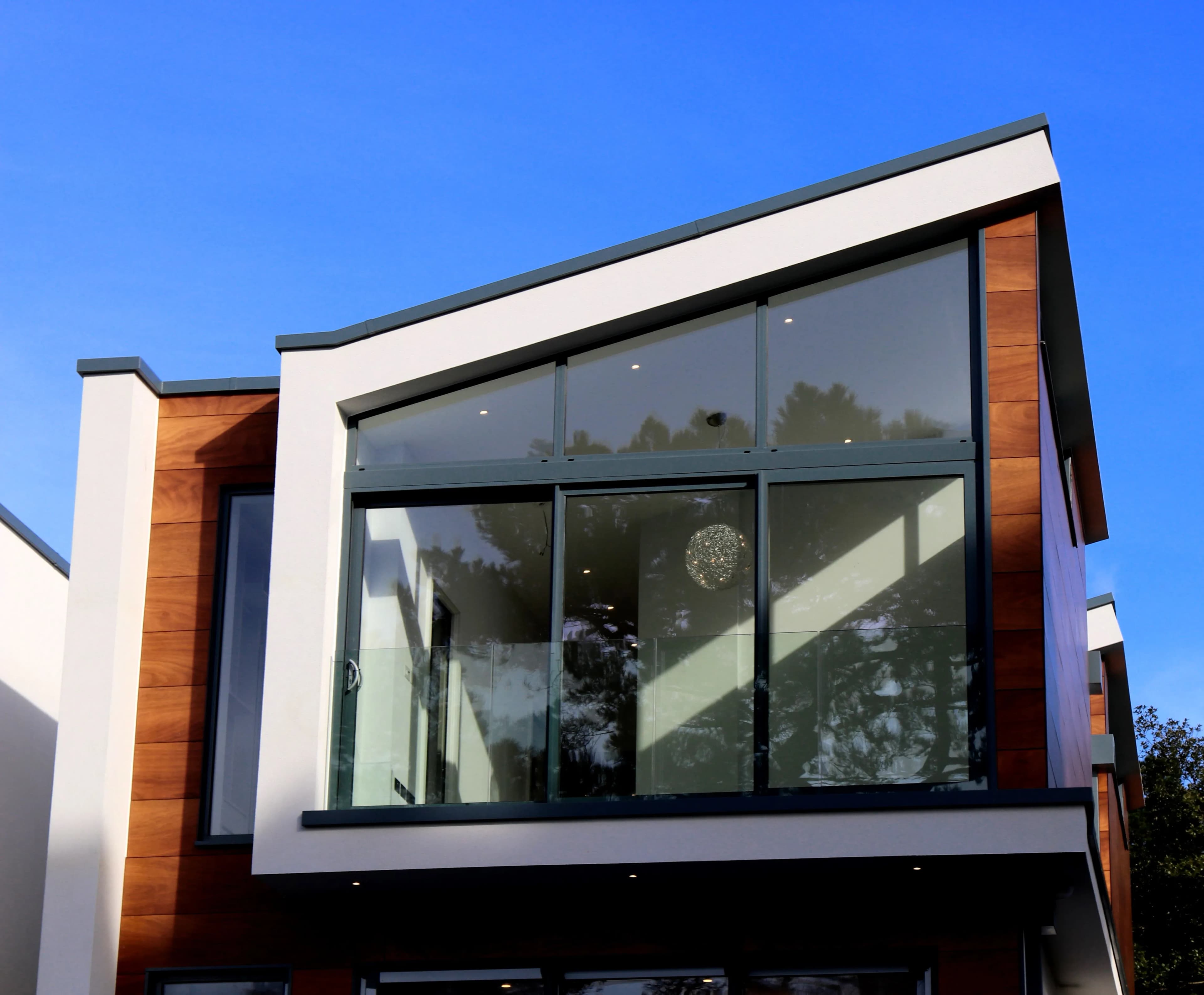 Modern single-storey rear extension with contemporary glazing